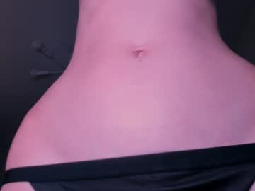 webcam girl lauratanguy live cam image #10777992