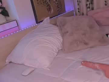 webcam girl lil_mayaa live cam image #11019632