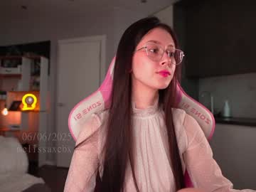 webcam girl melissaxcbx live cam image #12853013