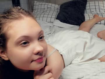 webcam girl cute_charisma live cam image #9093997