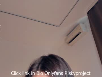 webcam girl riskyproject live cam image #12855186