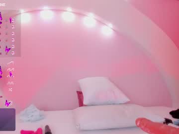 webcam girl emilylittle live cam image #8093717