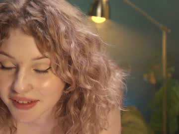 webcam girl nicole_soft live cam image #3100222