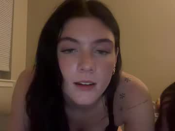 webcam girl hannahmaeee live cam image #12843927
