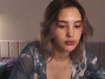 webcam girl angella_kleee live cam image #6440096