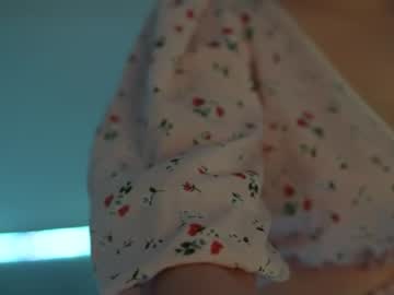 webcam girl floret_joy live cam image #7572811