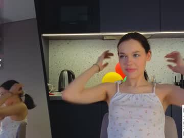 webcam girl littlee_lily live cam image #12434819