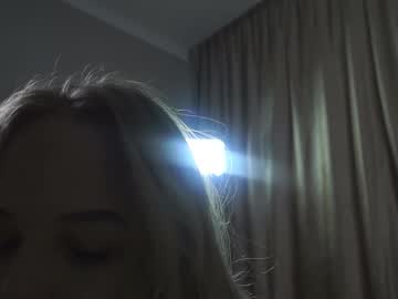 webcam girl elsa_jeanie live cam image #12369631