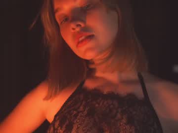 webcam girl bibi_it_is live cam image #8155864