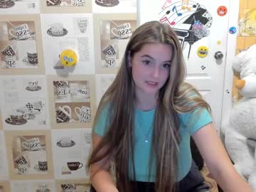 webcam girl emmika_ live cam image #3172334