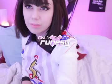 webcam girl runesy live cam image #2648760