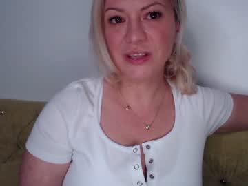 webcam girl kiradivine live cam image #2568034