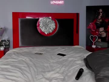 webcam couple tyler_eva live cam image #2757155