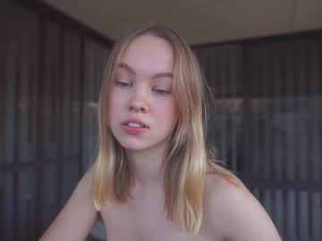 webcam girl bibi_it_is live cam image #5678653