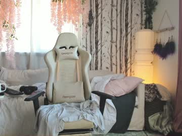 webcam girl juliette_garden live cam image #8627801