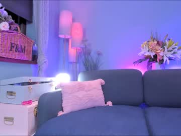 webcam girl littlee33 live cam image #5673774