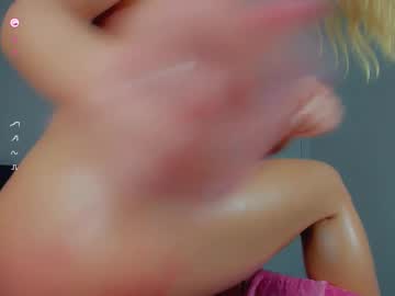 webcam girl tiny__alice live cam image #12060010