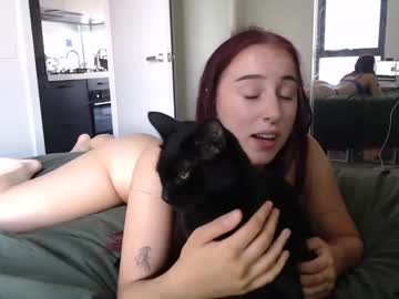 webcam girl maddiemeekxo live cam image #12274074