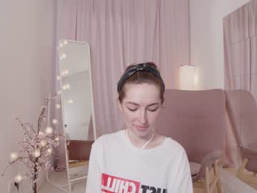 webcam girl silent_chill live cam image #2547517