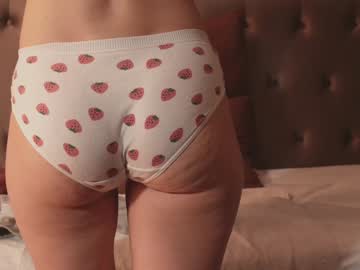 webcam girl girl_i_am live cam image #12939505