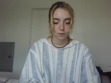 webcam girl princesschloequinn live cam image #6988551