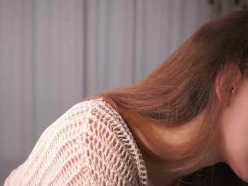 webcam girl little_poetry live cam image #12428039