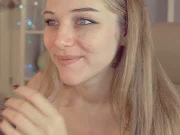 webcam girl mia_milagros live cam image #2033426