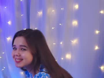 webcam girl helenmoors live cam image #7128074