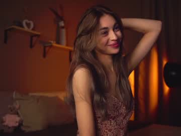 webcam girl cuteelsa_ live cam image #7790403