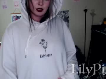 webcam girl lilypixel live cam image #4198129