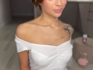 webcam girl cuteelsa_ live cam image #10045267