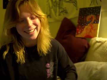 webcam girl crimsonxrapture live cam image #1199907