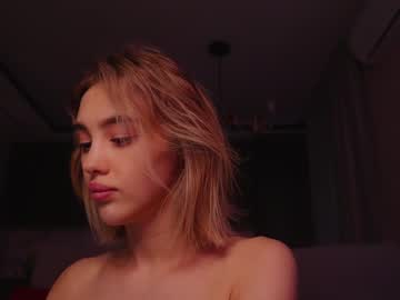 webcam girl angella_kleee live cam image #4286689