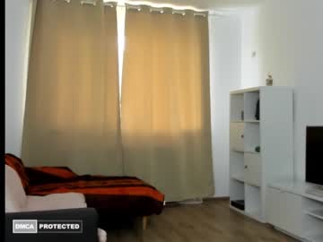 webcam girl belovedkhlloe live cam image #2632474