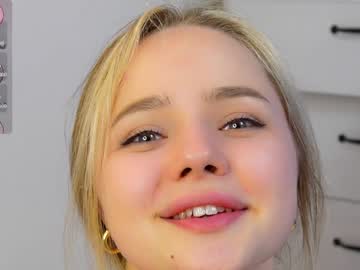 webcam girl molly__meow live cam image #9451639