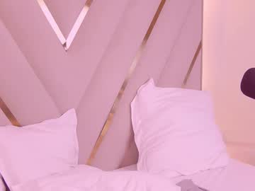webcam girl gwenbanks live cam image #12062633
