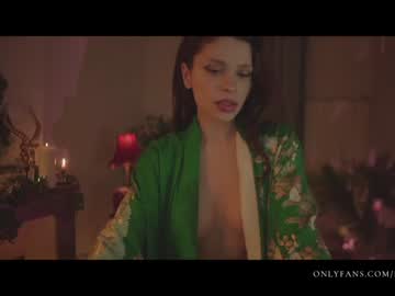 webcam girl lucieoude_ live cam image #4284626