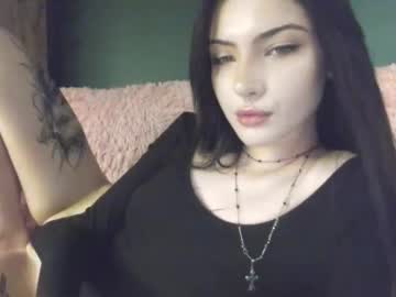 webcam girl bmwm5f90 live cam image #11870629