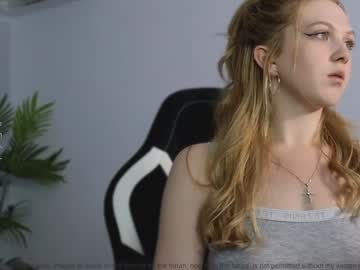 webcam girl small_blondee live cam image #9847619