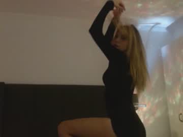 webcam girl bitter_moon live cam image #4301934