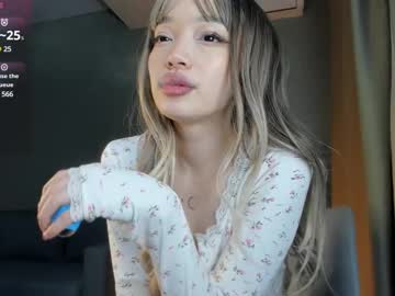 webcam girl jenny__lii live cam image #12117274