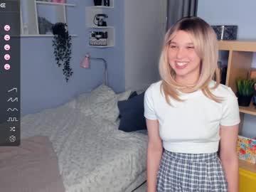 webcam girl summer_lilac live cam image #10396343