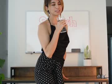 webcam girl lizmreow live cam image #3209676