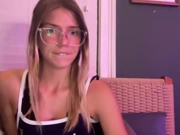 webcam girl oliviahansleyy live cam image #9970028