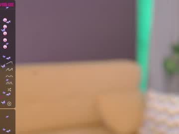 webcam girl small_blondee live cam image #2383945