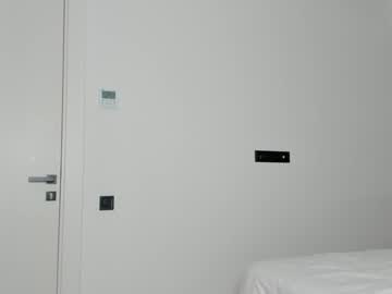 webcam girl melon_mussy live cam image #11327262