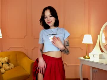 webcam girl livermorai live cam image #4258162