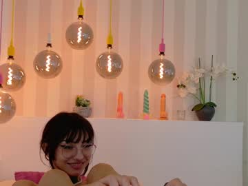 webcam girl breeding_material live cam image #10658872