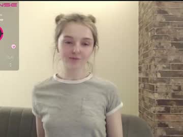 webcam girl lucydelovely live cam image #4855997