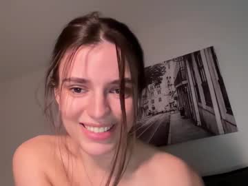 webcam girl suzyjames live cam image #12396081